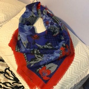 Vintage looking Scarf